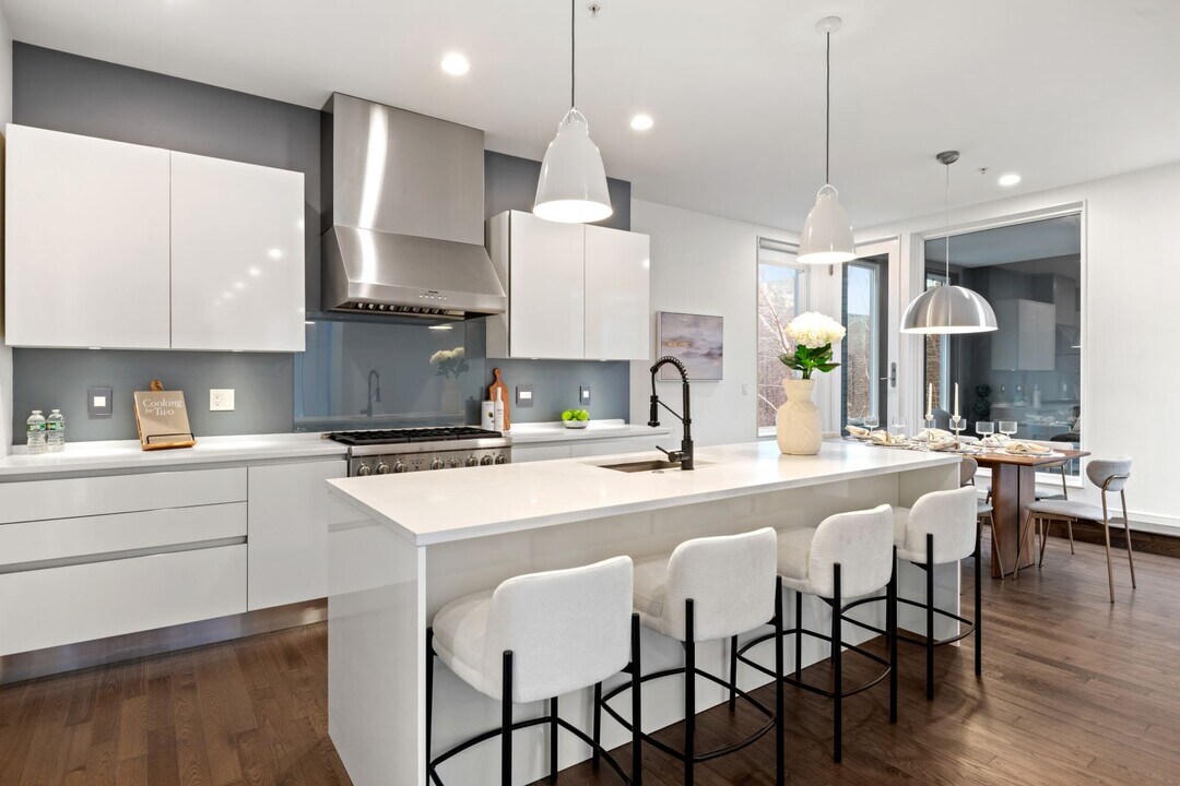 14 I St in Boston, MA - Building Photo