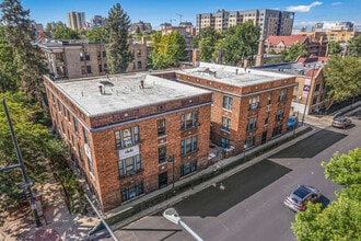 The Courtyard Apartments in Denver, CO - Foto de edificio - Building Photo