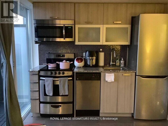 36 Lisgar St in Toronto, ON - Building Photo - Building Photo