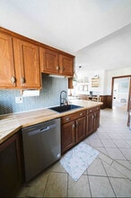 238 Sabattus St, Unit 3 BR apt near hospitals in Lewiston, ME - Building Photo - Building Photo
