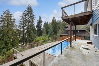 13722 42nd Ave NE in Seattle, WA - Building Photo - Building Photo