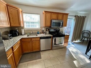 926 Woodlawn Ave in Phoenixville, PA - Building Photo - Building Photo