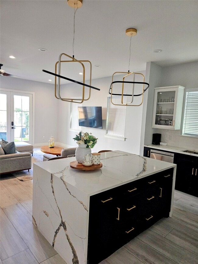 property at 4425 Elmwood St