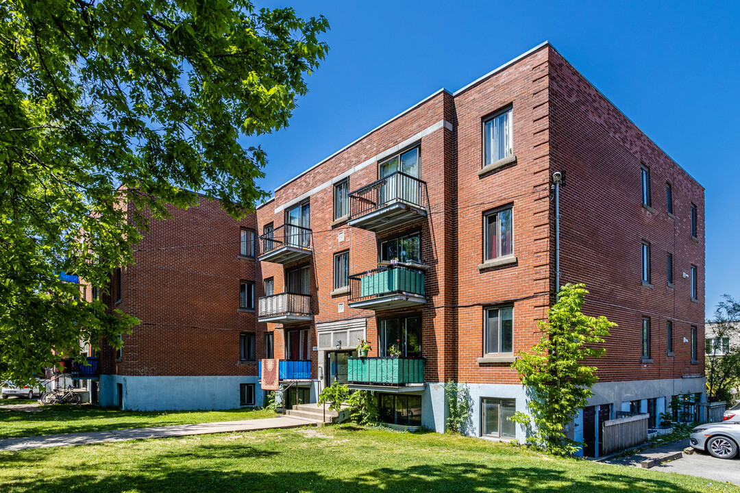 4621-4631 Barclay Av in Montréal, QC - Building Photo