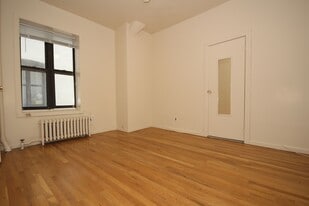 55 Tiemann Pl in New York, NY - Building Photo