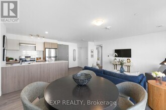 100 Manett Crescent in Brampton, ON - Building Photo - Building Photo