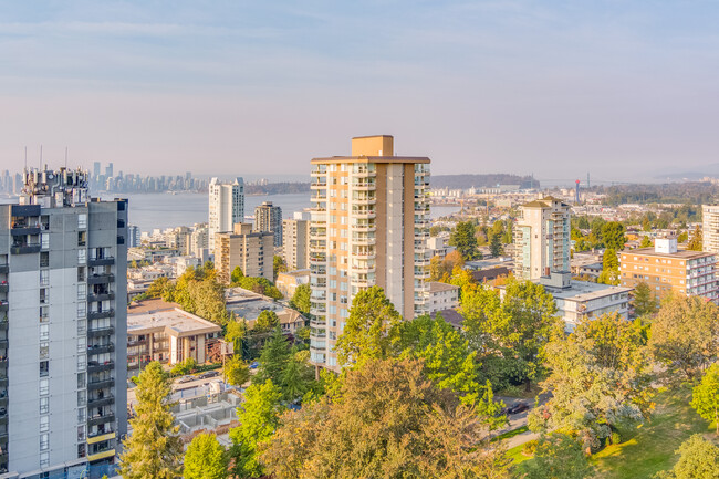 Victoria Place in North Vancouver, BC - Building Photo - Building Photo