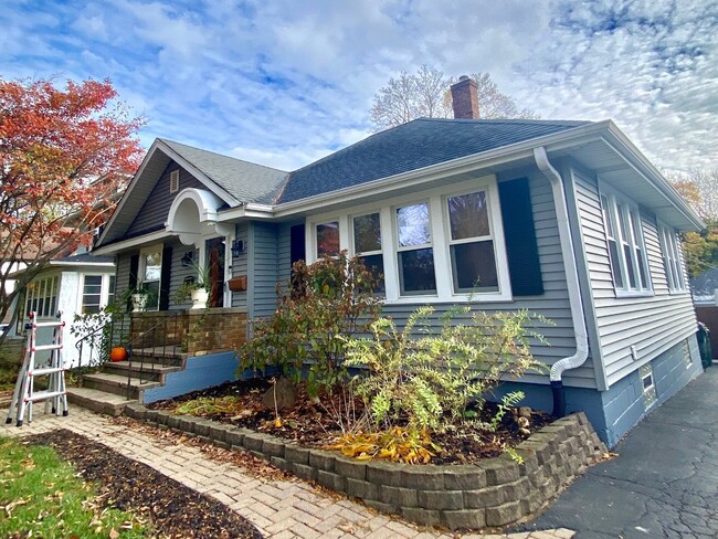 344 Fairview Ave