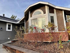 148 Castlemont Dr in Grass Valley, CA - Building Photo - Building Photo