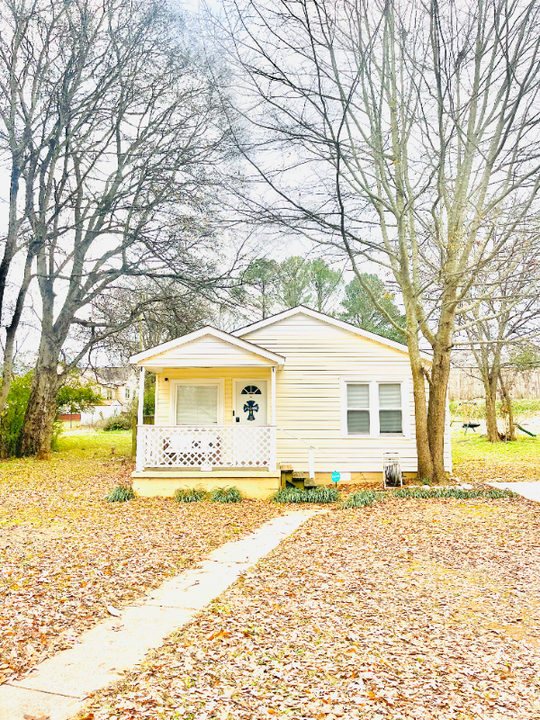 204 Button Ave in Florence, AL - Building Photo