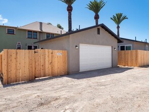 2321-2327 Prospect St in National City, CA - Foto de edificio - Building Photo
