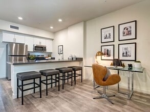 3500 Chesapeake in Los Angeles, CA - Building Photo - Interior Photo