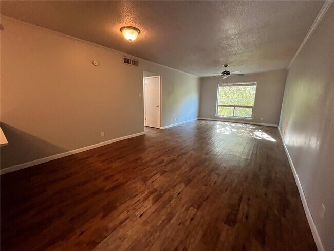 1202 Newning Ave in Austin, TX - Building Photo - Building Photo