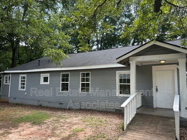 property at 1102 Meriwether St