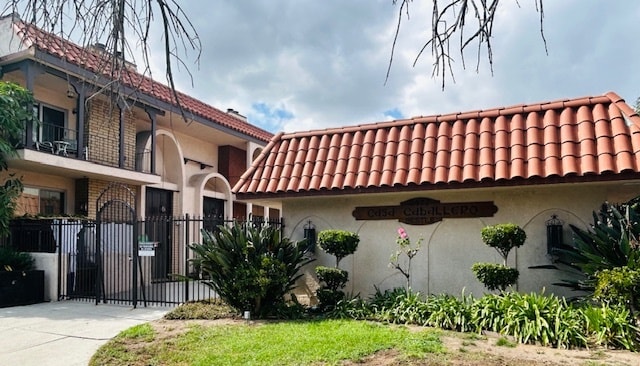 5477 Nestle Ave, Unit 9 in Tarzana, CA - Building Photo - Building Photo