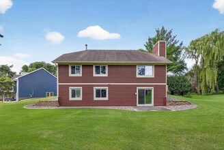 4543 Arbor Dr NW in Rochester, MN - Building Photo - Building Photo