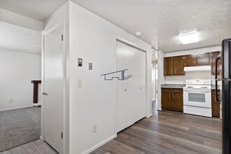 5858 S 2000 W, Unit C in Roy, UT - Building Photo - Building Photo