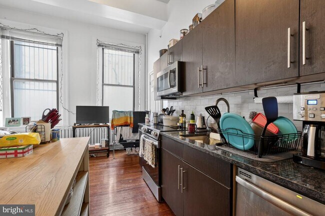 2319 Fitzwater St in Philadelphia, PA - Building Photo - Building Photo