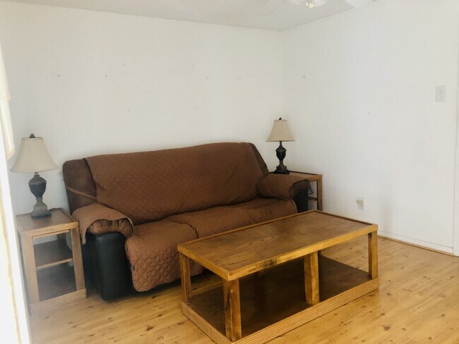 213 Jenny Kay Ln in Irving, TX - Building Photo - Building Photo