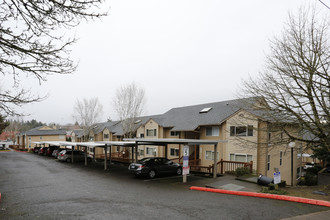 Hillsdale Heights in Portland, OR - Building Photo - Building Photo