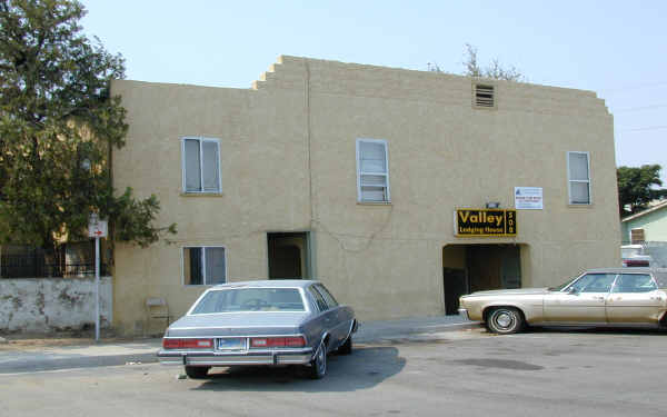 Valley Lodging in Barstow, CA - Building Photo - Building Photo