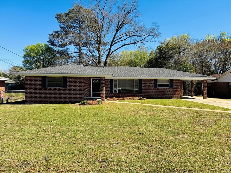1114 Rosedale Dr in Montgomery, AL - Building Photo