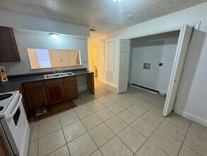 10821 Roger Dr, Unit A in New Orleans, LA - Building Photo - Building Photo