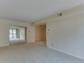 103 Skyhill Rd in Alexandria, VA - Building Photo - Building Photo