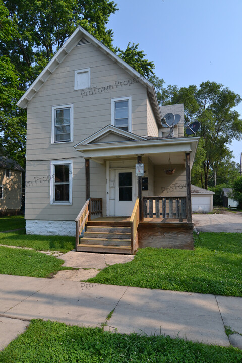 361 1st Ave, Unit #1 in Joliet, IL - Building Photo