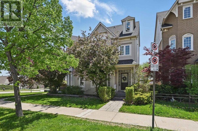 property at 180 Glenashton Dr