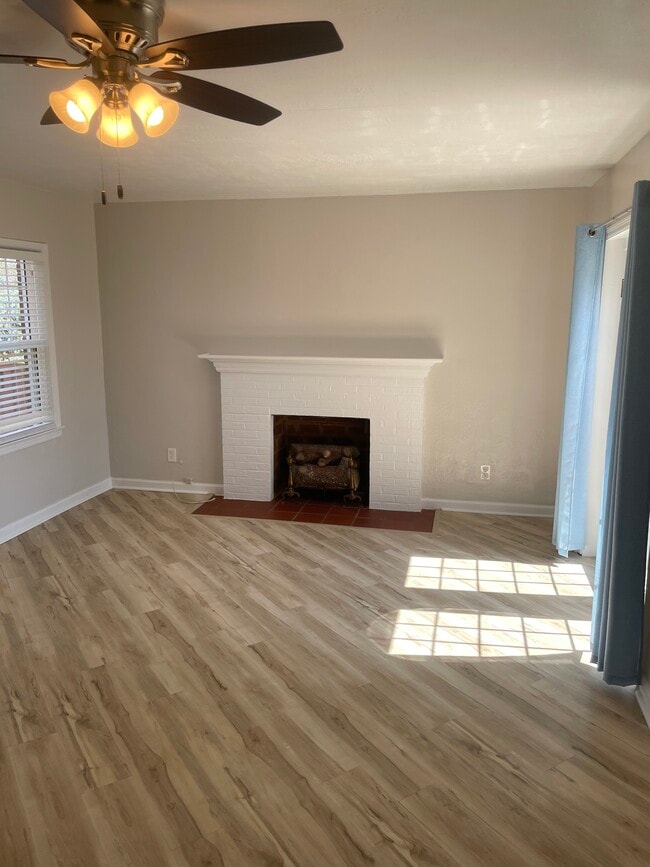 108 W 17th St in Hays, KS - Foto de edificio - Building Photo