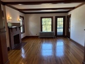 56 Carver Rd E in Watertown, MA - Building Photo - Building Photo