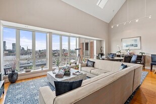 197 8th St, Unit PH03 in Boston, MA - Building Photo