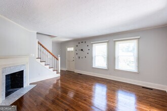 2050 Mercer Ave in College Park, GA - Building Photo - Building Photo