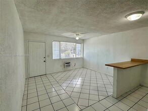 2987 NW 46th St in Miami, FL - Building Photo - Building Photo