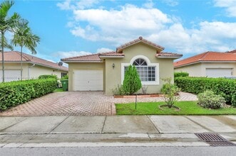 113 Danielle Ct in Weston, FL - Building Photo - Building Photo