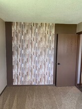 205 1st St NE, Unit Unit 4 in New Albin, IA - Building Photo - Building Photo