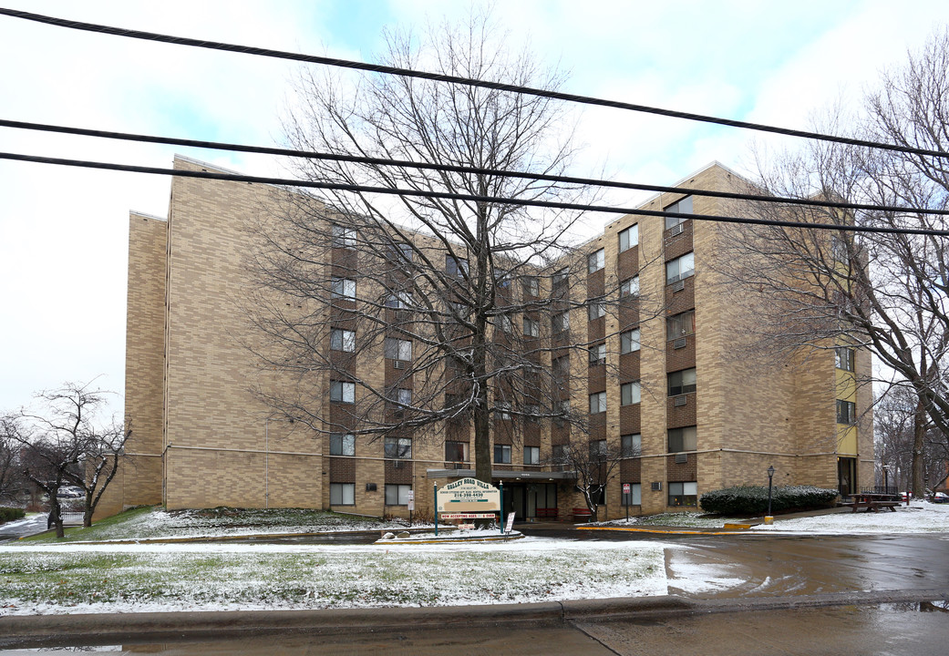 Valley Road Villa Senior Housing in Cleveland, OH - Building Photo