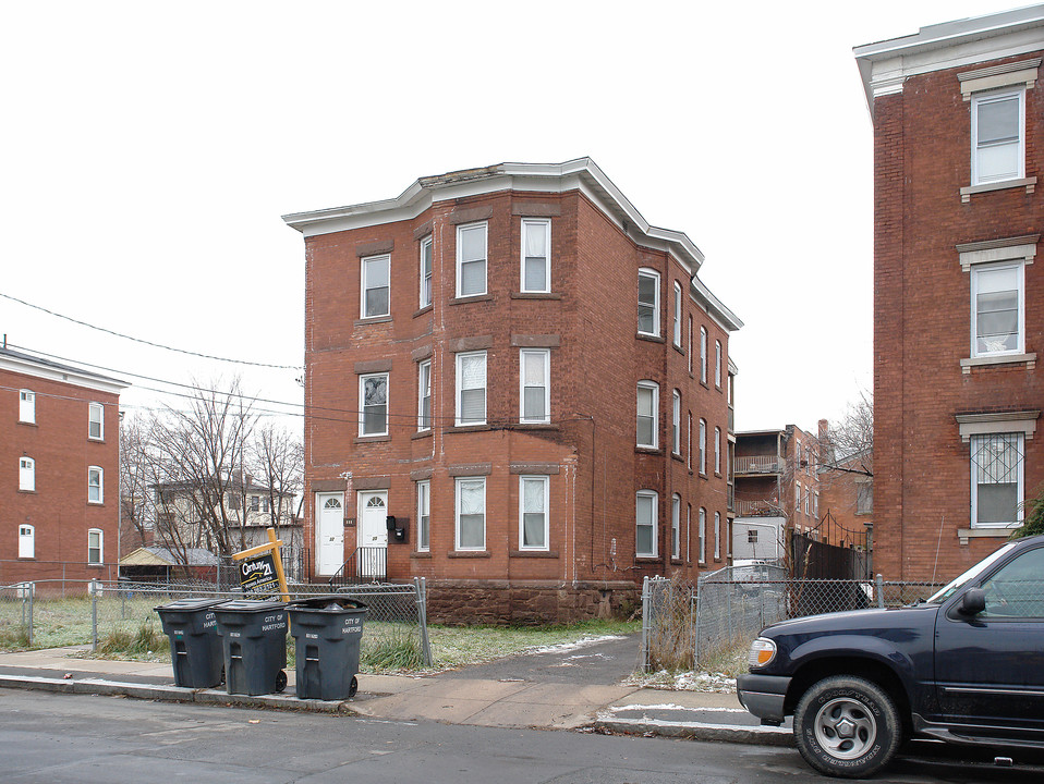 30-32 Cabot St in Hartford, CT - Building Photo