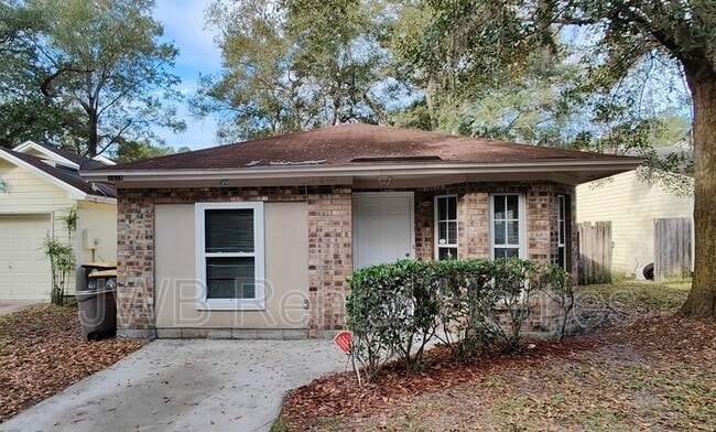 property at 1418 Ellis Trace Dr W