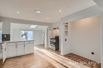 990 Lansing St in Aurora, CO - Foto de edificio - Building Photo