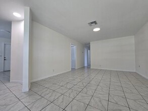 800 Ibis Way in North Palm Beach, FL - Foto de edificio - Building Photo