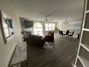 4305 Timberbrooke Dr in Greensboro, NC - Building Photo - Building Photo