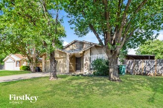 7116 Wayfarer Trail in Fort Worth, TX - Foto de edificio - Building Photo