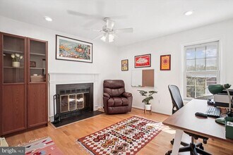 10715 Kings Riding Way in North Bethesda, MD - Building Photo - Building Photo