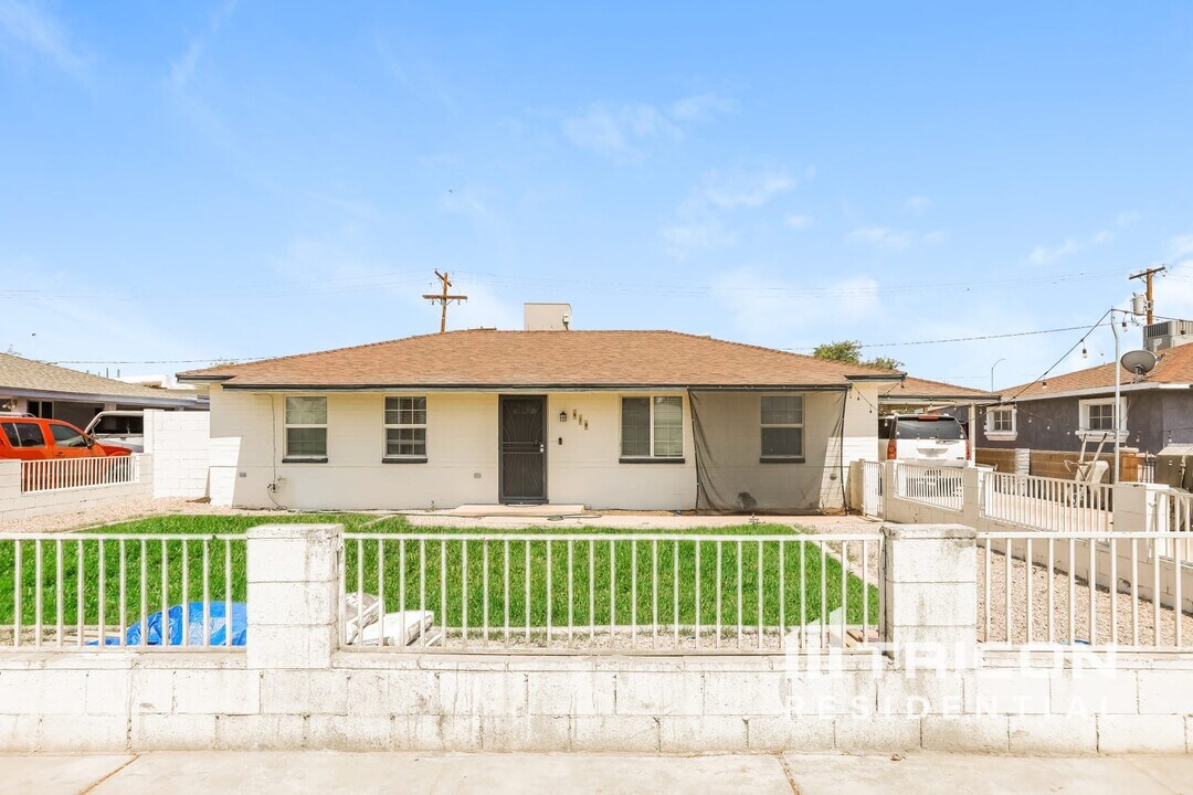 619 S Sirrine in Mesa, AZ - Building Photo