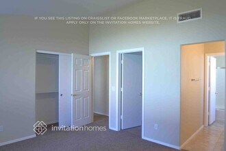 2703 N 87th Ave, Unit B in Phoenix, AZ - Building Photo - Building Photo