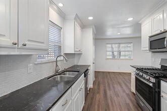 11311 Park Central Pl in Dallas, TX - Building Photo - Building Photo