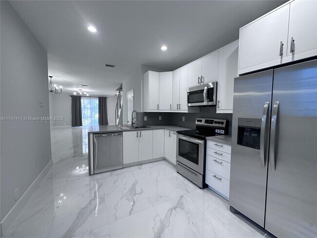 3701 San Simeon Cir in Weston, FL - Building Photo - Building Photo