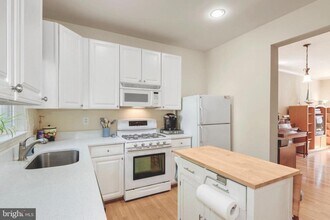 13123 Diamond Hill Dr in Germantown, MD - Building Photo - Building Photo